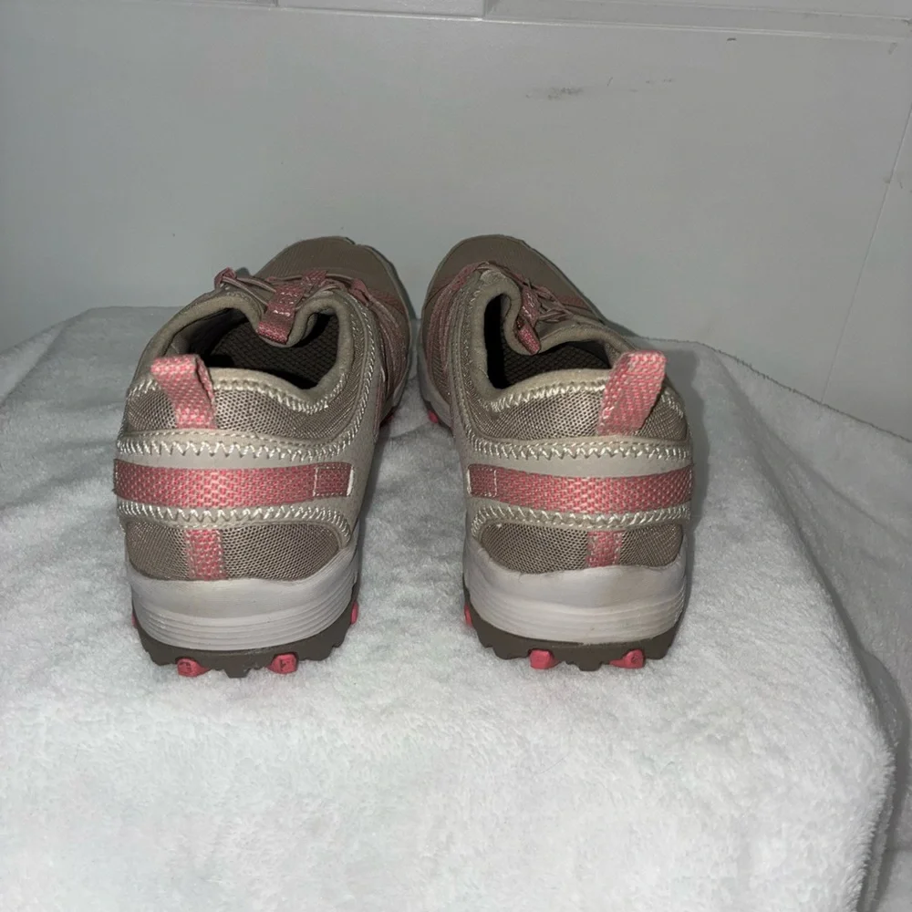 Skechers Pink and Tan Slip on shoes size 8 - Picture 3 of 11